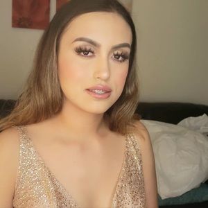 Meet your Posher, Edith